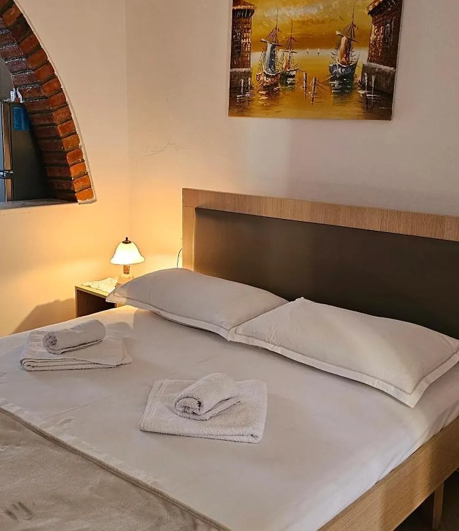Aliaj'S Guest House Berat Albania
