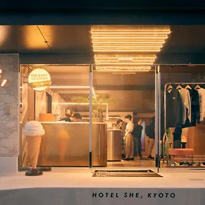 *** Hotel She, Japon